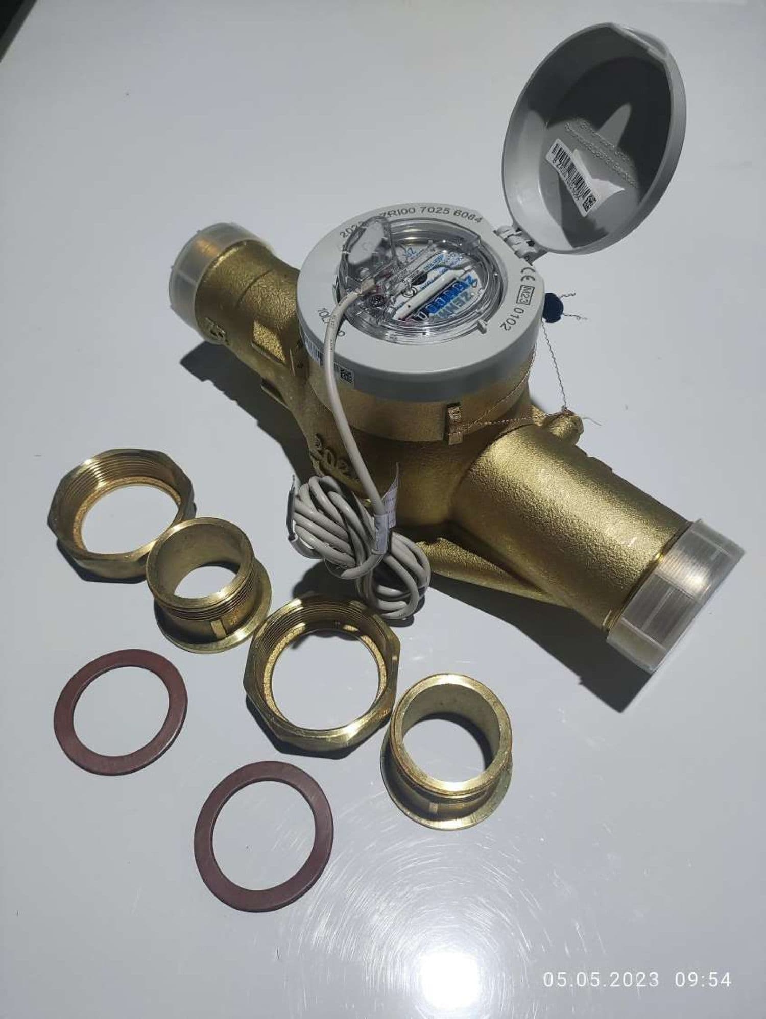 Водосчетчик ZENNER DN40 с имп. выходом (10л/имп) в сборе